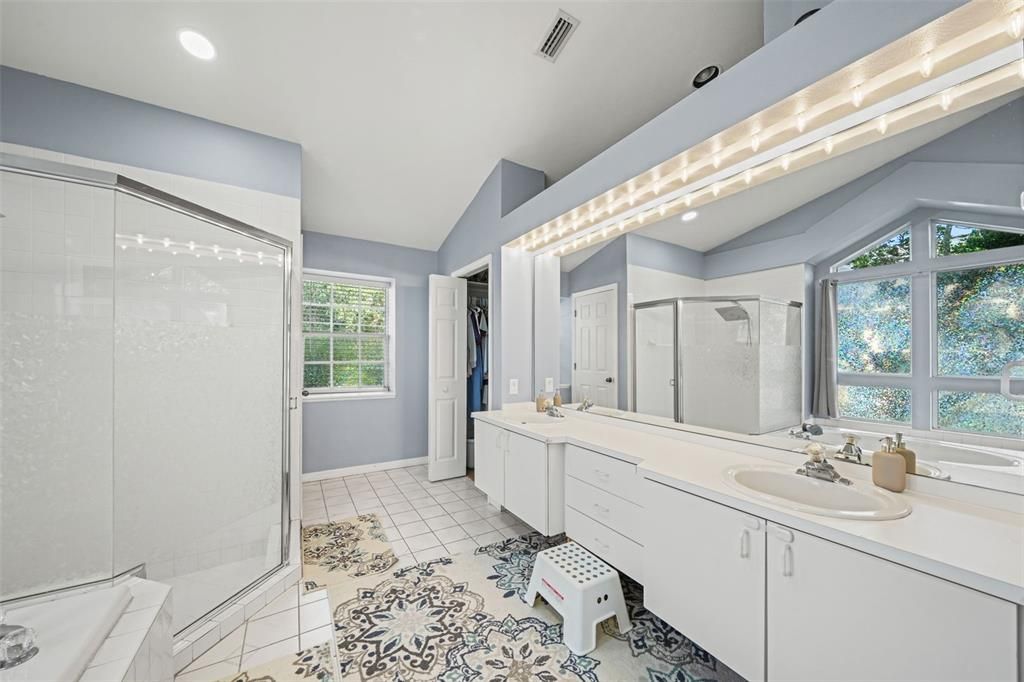 For Sale: $435,000 (3 beds, 2 baths, 1817 Square Feet)