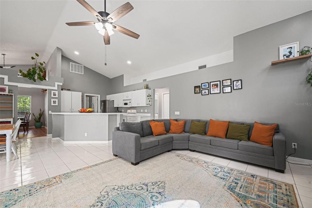 For Sale: $435,000 (3 beds, 2 baths, 1817 Square Feet)