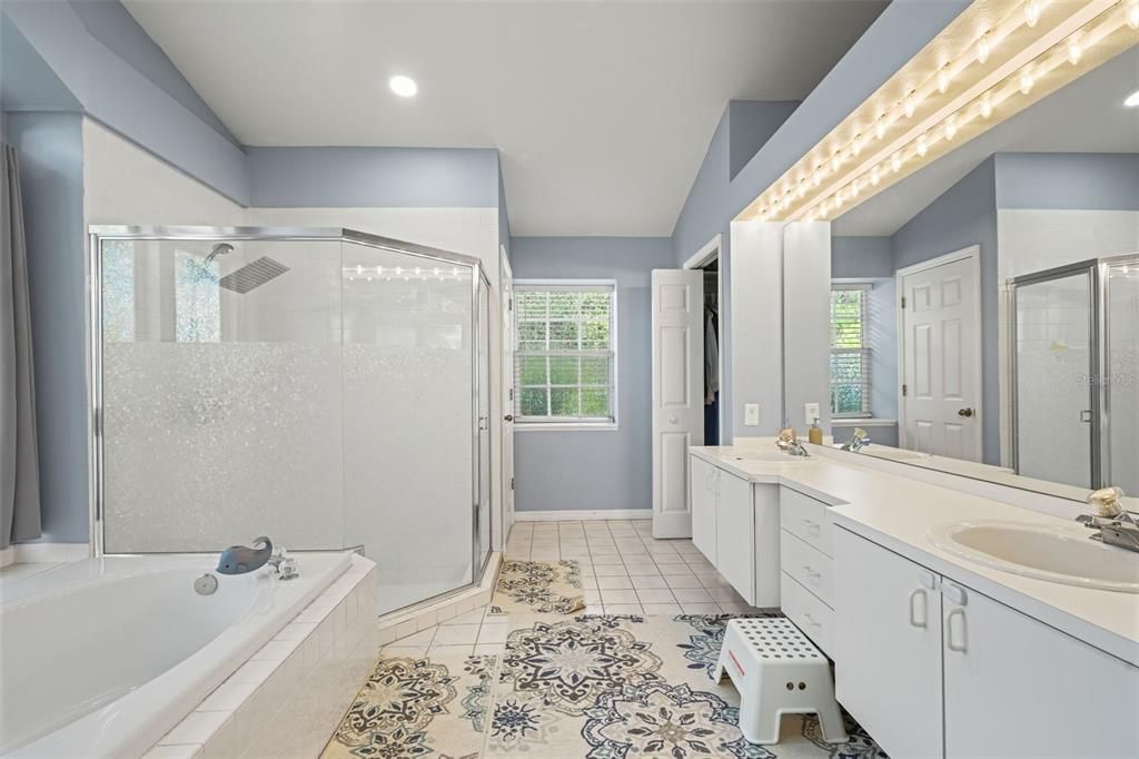 For Sale: $435,000 (3 beds, 2 baths, 1817 Square Feet)