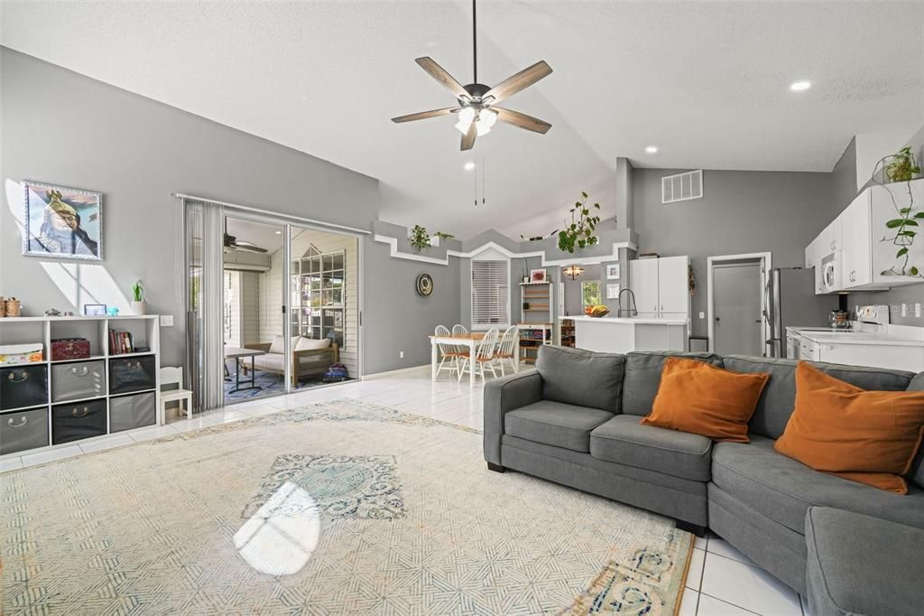 For Sale: $435,000 (3 beds, 2 baths, 1817 Square Feet)