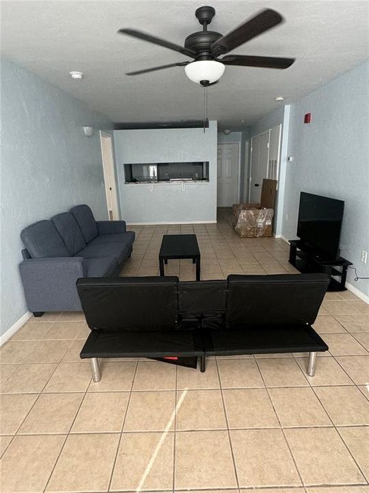 En Renta: $625 (1 camas, 1 baños, 1177 Pies cuadrados)