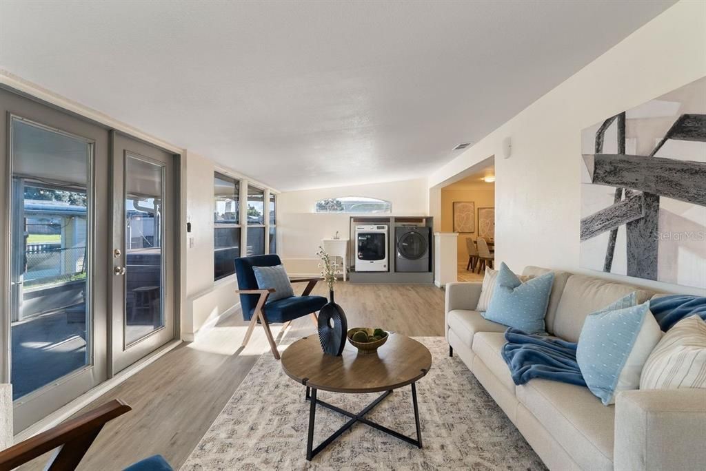 待售: $518,000 (4 贝兹, 3 浴室, 1926 平方英尺)