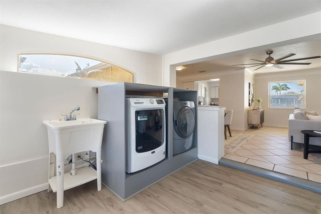 待售: $518,000 (4 贝兹, 3 浴室, 1926 平方英尺)