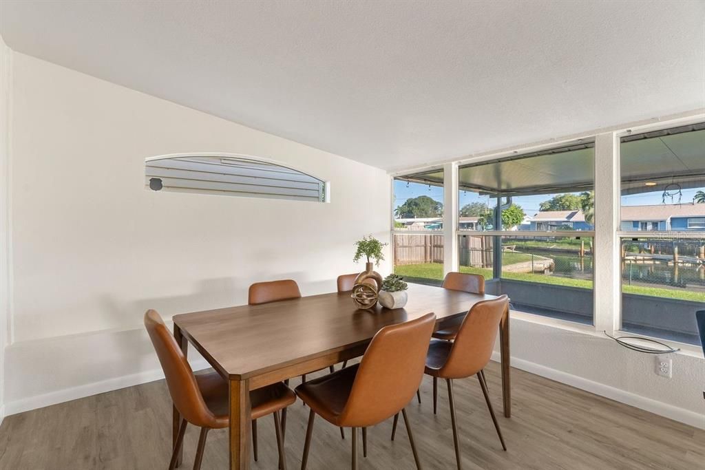 待售: $518,000 (4 贝兹, 3 浴室, 1926 平方英尺)