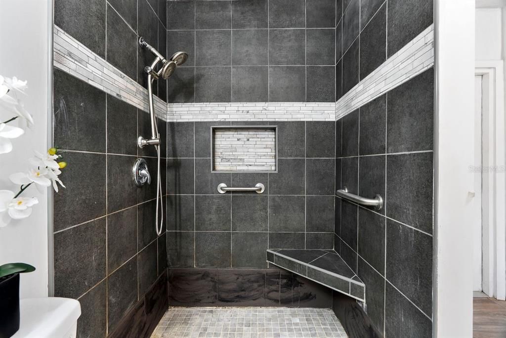 待售: $518,000 (4 贝兹, 3 浴室, 1926 平方英尺)