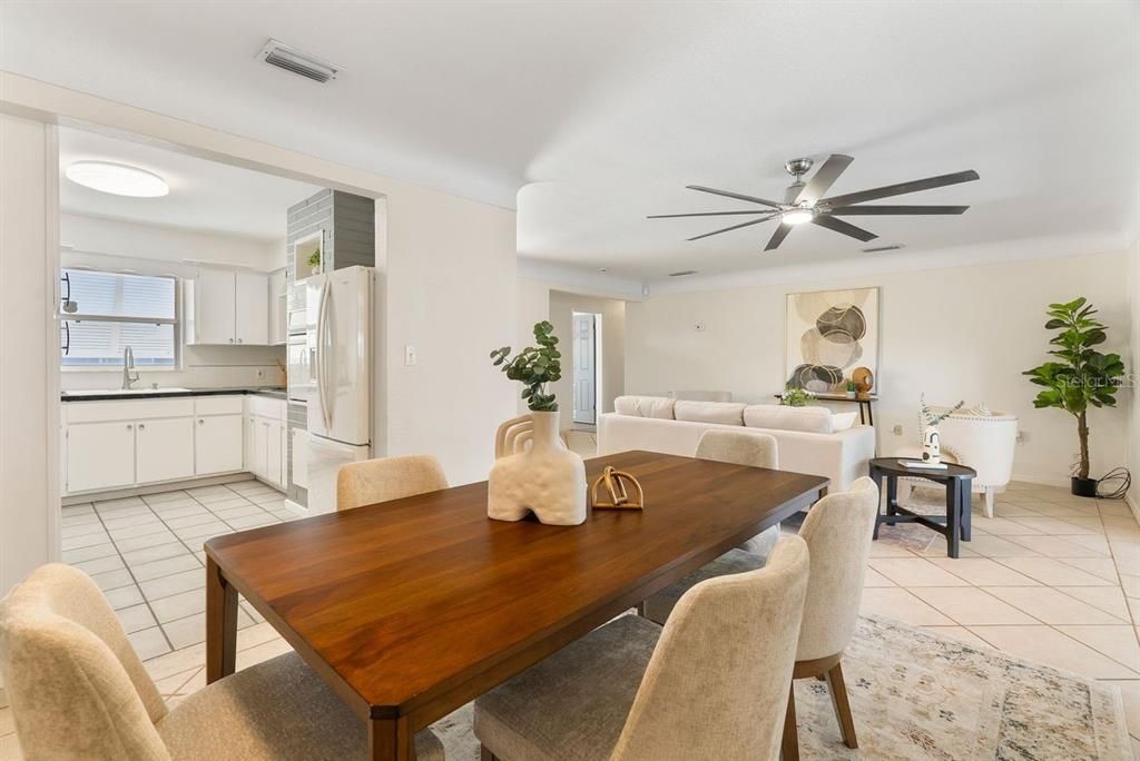 待售: $518,000 (4 贝兹, 3 浴室, 1926 平方英尺)