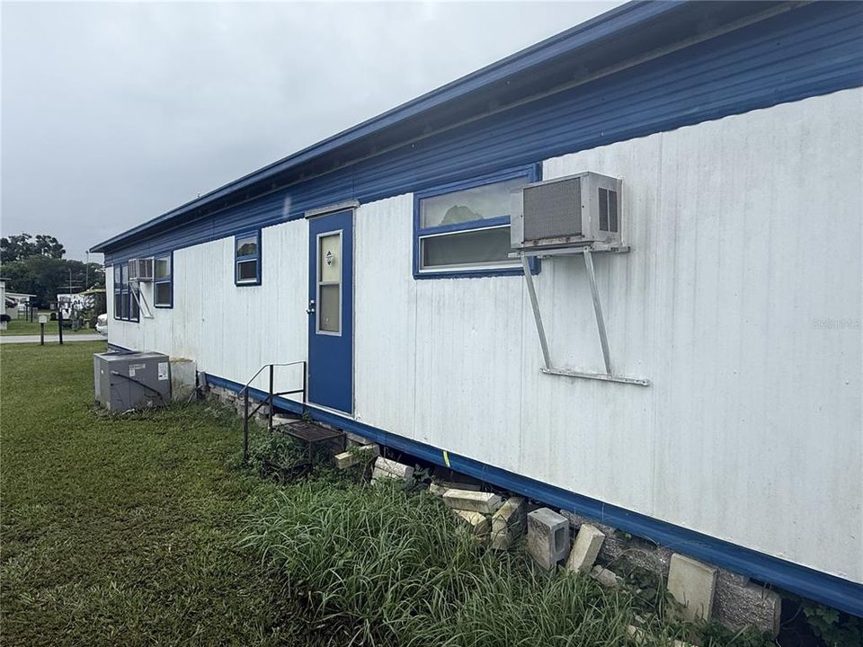 Active With Contract: $44,111 (2 beds, 1 baths, 600 Square Feet)