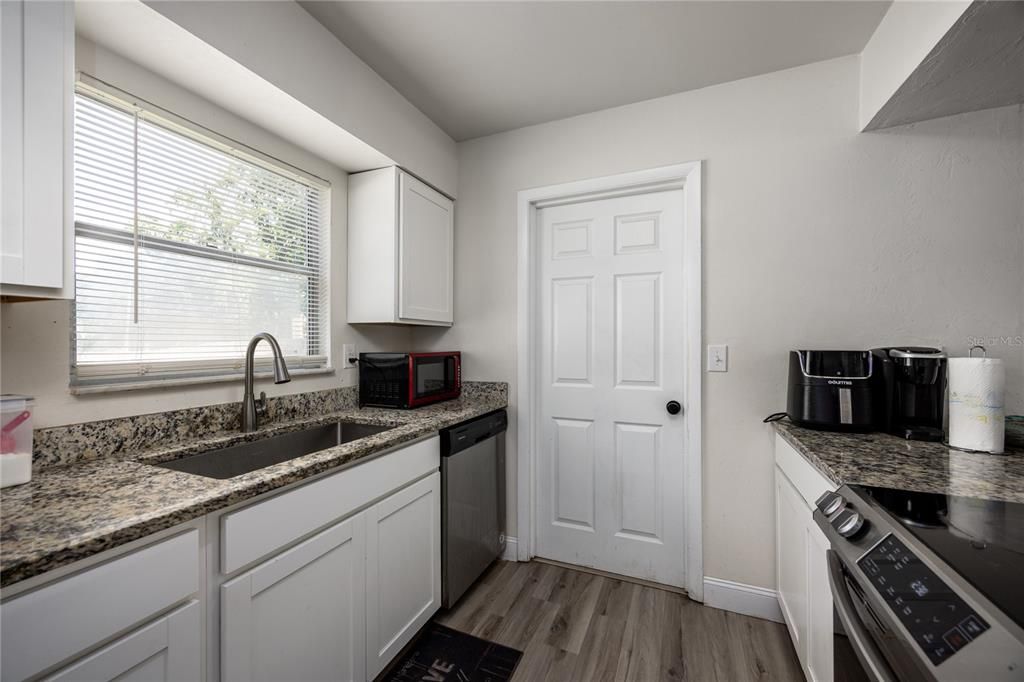 For Sale: $199,900 (3 beds, 1 baths, 1134 Square Feet)