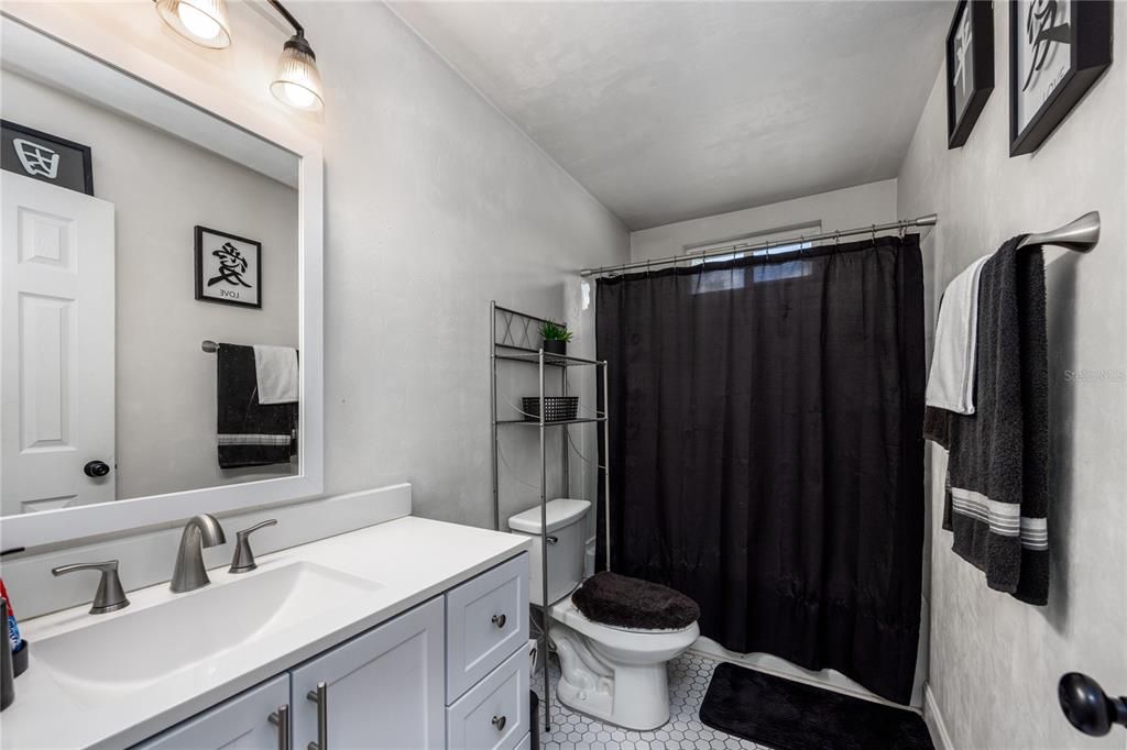 For Sale: $199,900 (3 beds, 1 baths, 1134 Square Feet)