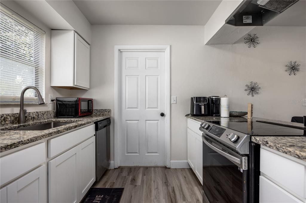 For Sale: $199,900 (3 beds, 1 baths, 1134 Square Feet)