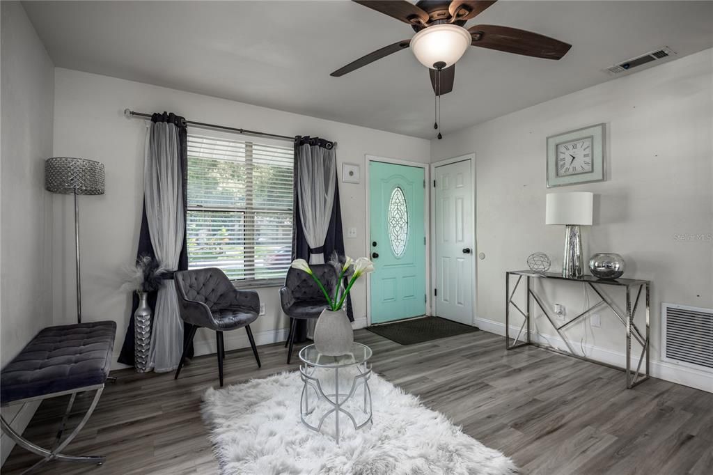 For Sale: $199,900 (3 beds, 1 baths, 1134 Square Feet)