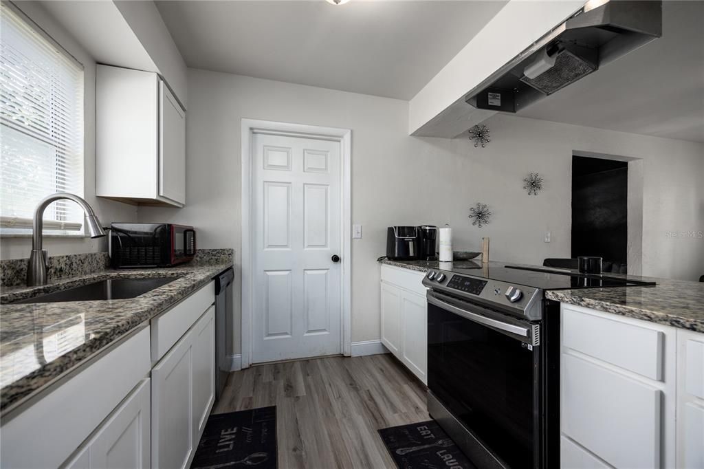 For Sale: $199,900 (3 beds, 1 baths, 1134 Square Feet)