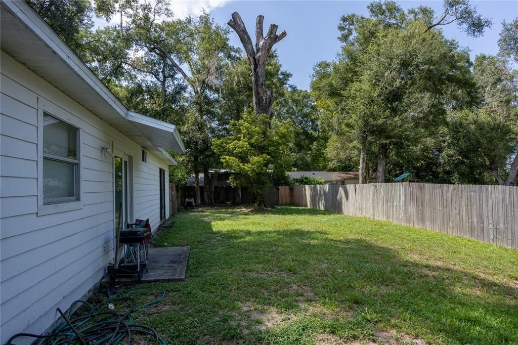 For Sale: $199,900 (3 beds, 1 baths, 1134 Square Feet)