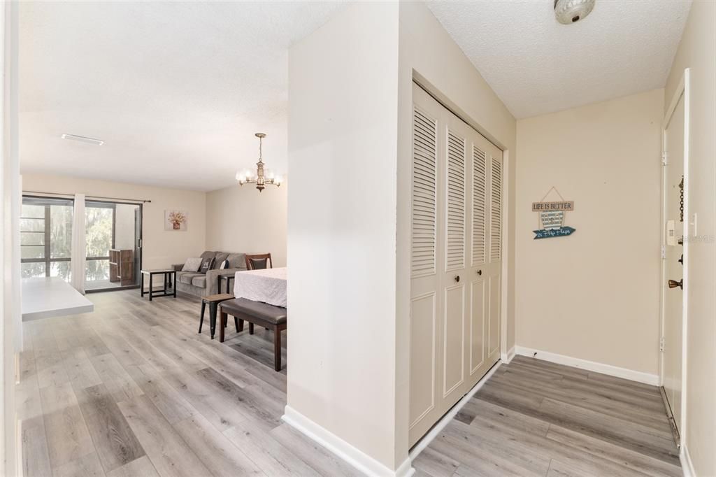 For Sale: $239,000 (3 beds, 2 baths, 1376 Square Feet)