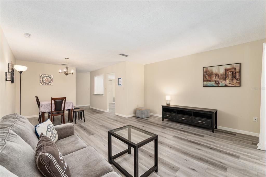 For Sale: $239,000 (3 beds, 2 baths, 1376 Square Feet)