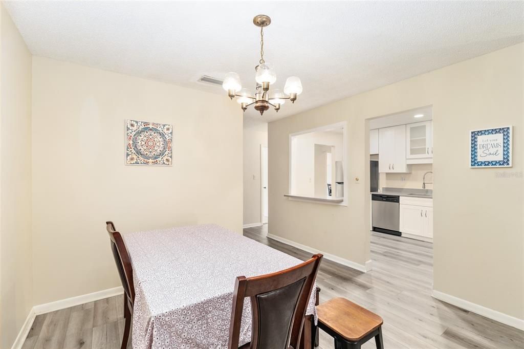 For Sale: $239,000 (3 beds, 2 baths, 1376 Square Feet)