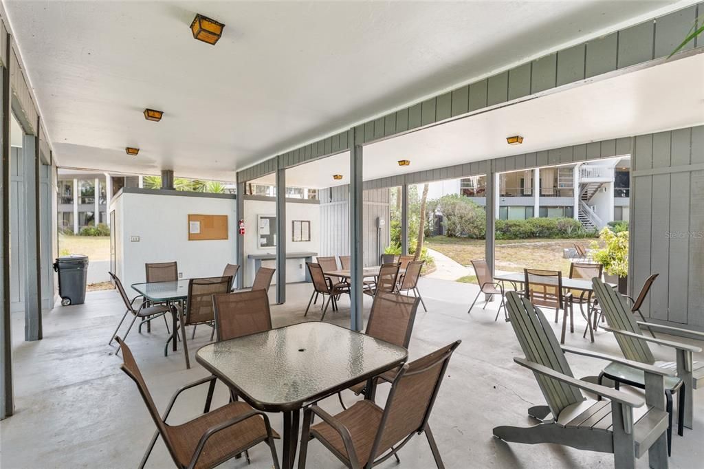 For Sale: $239,000 (3 beds, 2 baths, 1376 Square Feet)