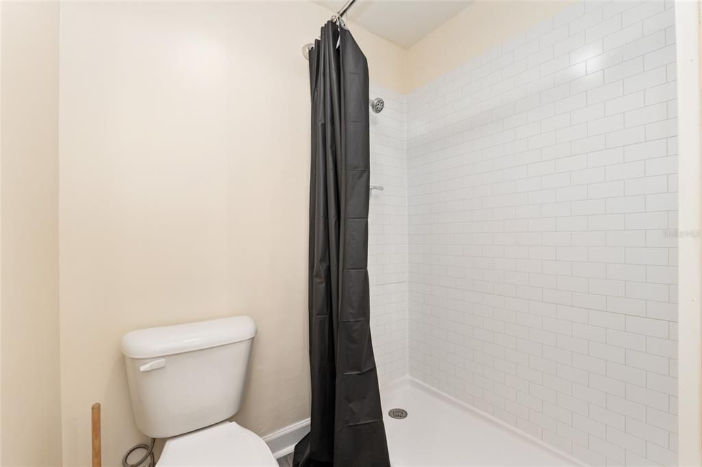 For Sale: $239,000 (3 beds, 2 baths, 1376 Square Feet)