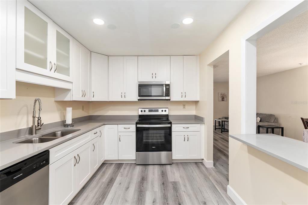 For Sale: $239,000 (3 beds, 2 baths, 1376 Square Feet)