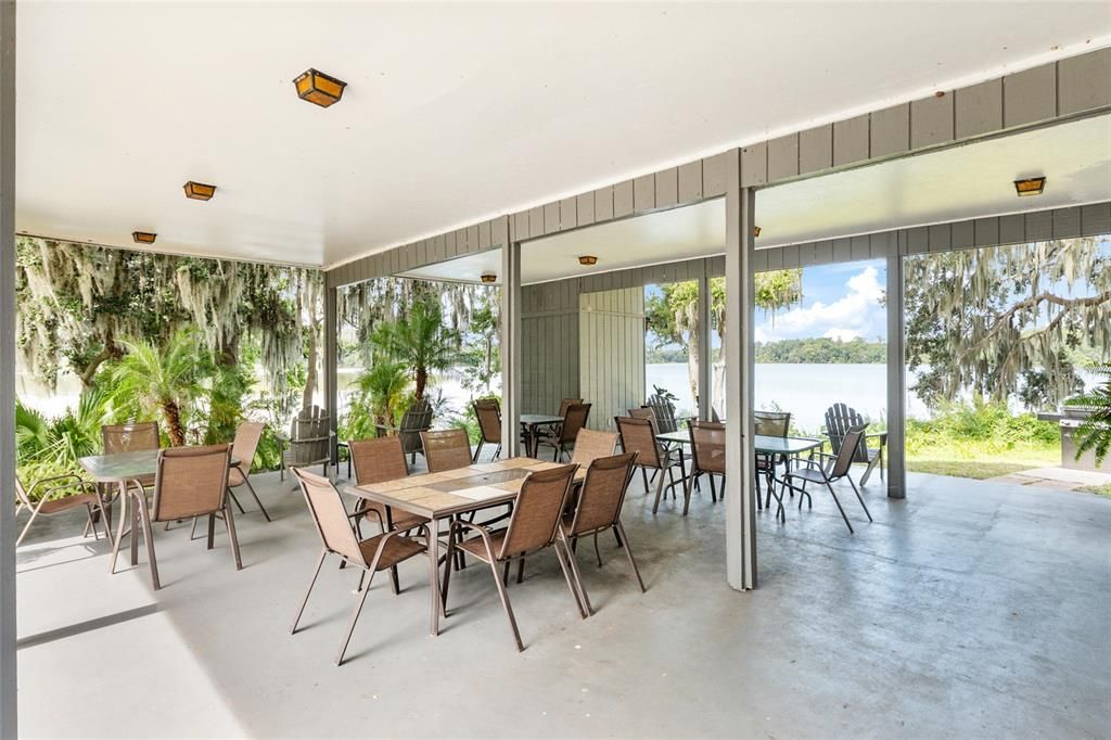 For Sale: $239,000 (3 beds, 2 baths, 1376 Square Feet)