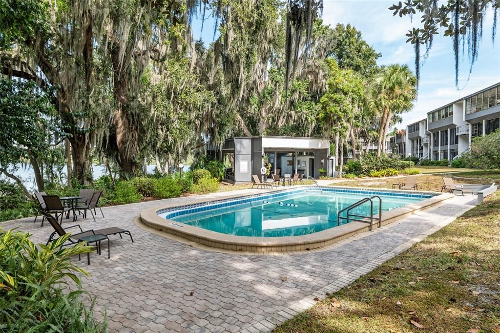 For Sale: $239,000 (3 beds, 2 baths, 1376 Square Feet)