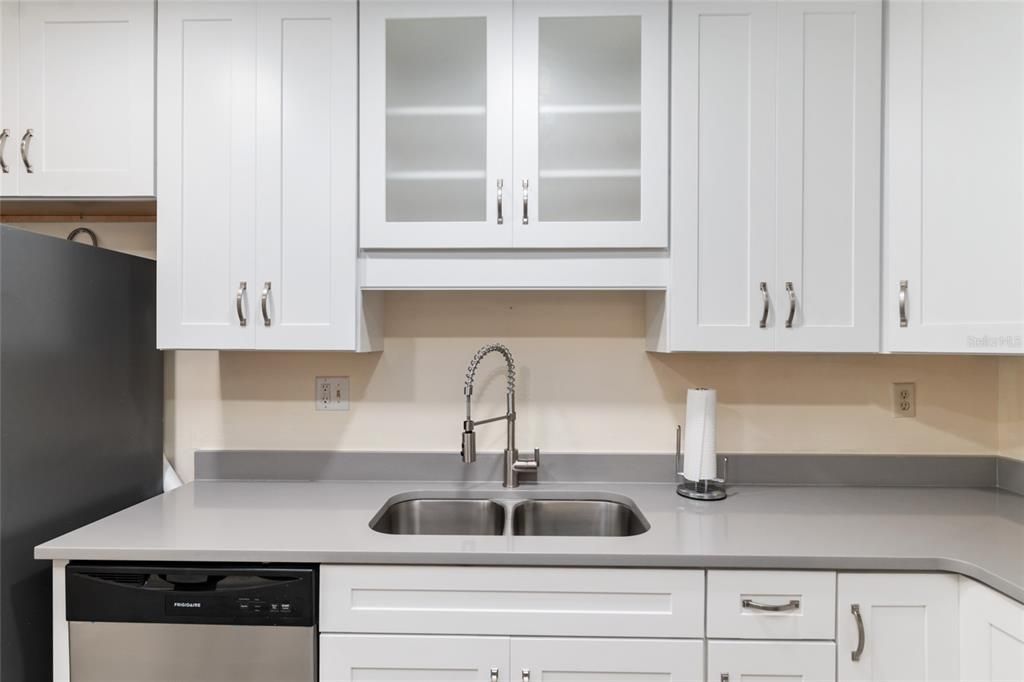 For Sale: $239,000 (3 beds, 2 baths, 1376 Square Feet)