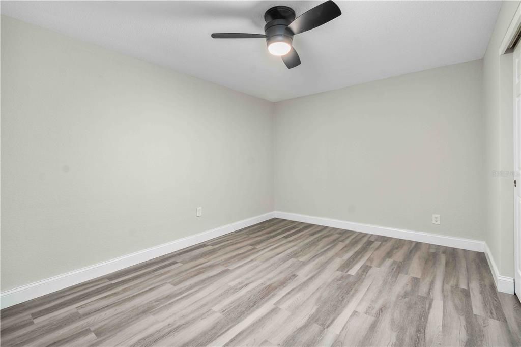 На продажу: $130,000 (2 спален, 1 ванн, 1135 Квадратных фут)