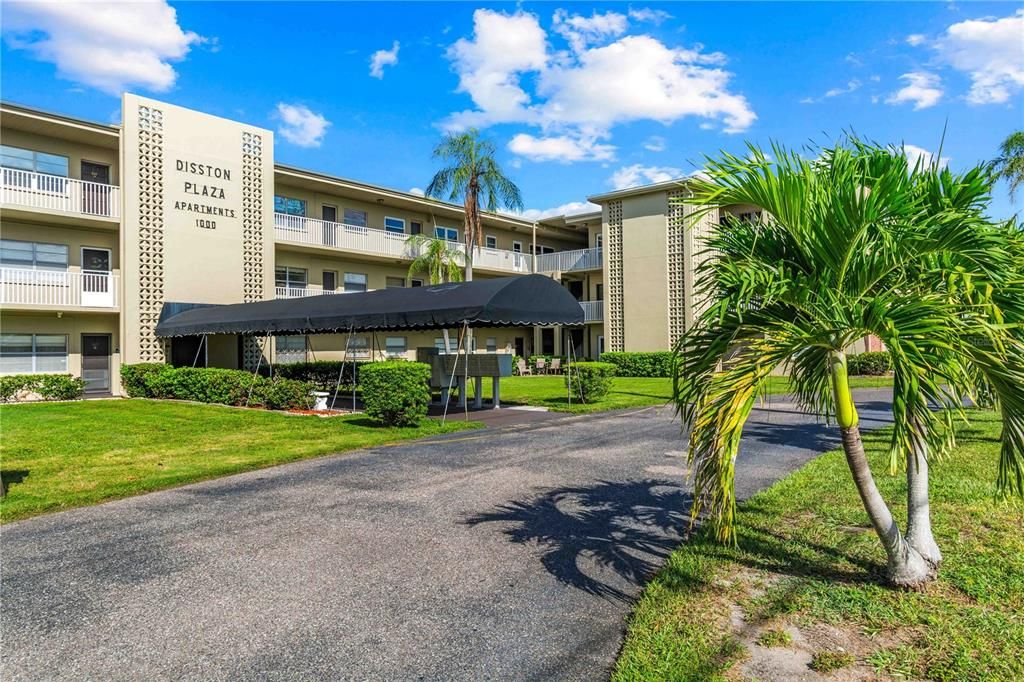 На продажу: $130,000 (2 спален, 1 ванн, 1135 Квадратных фут)