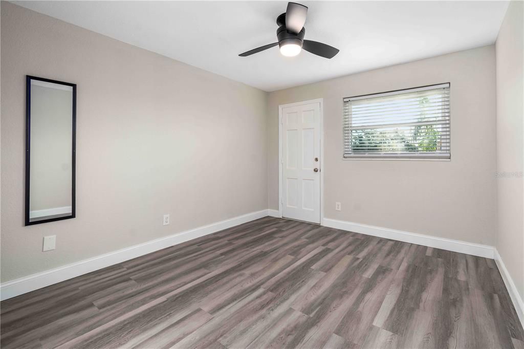 На продажу: $130,000 (2 спален, 1 ванн, 1135 Квадратных фут)