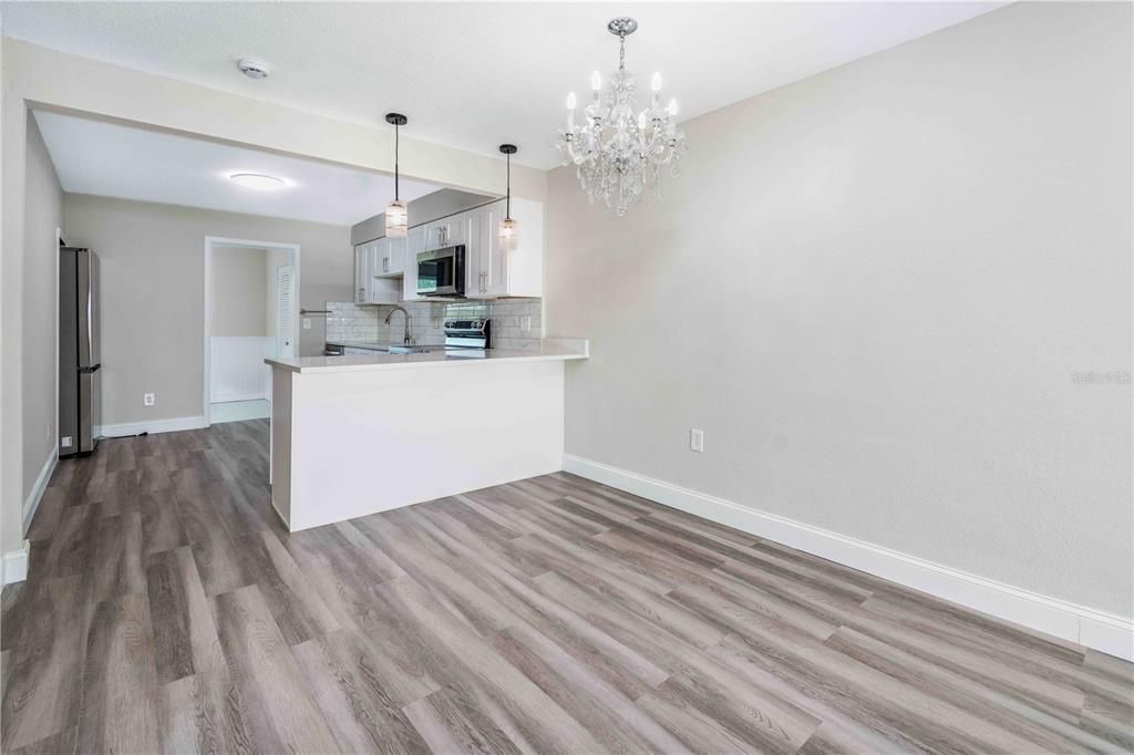 На продажу: $130,000 (2 спален, 1 ванн, 1135 Квадратных фут)