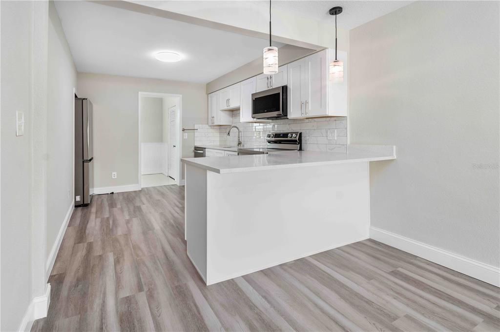 На продажу: $130,000 (2 спален, 1 ванн, 1135 Квадратных фут)