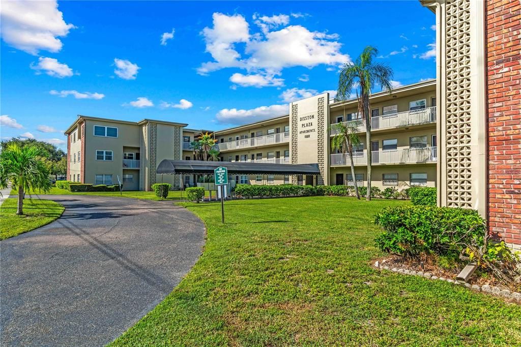 На продажу: $130,000 (2 спален, 1 ванн, 1135 Квадратных фут)