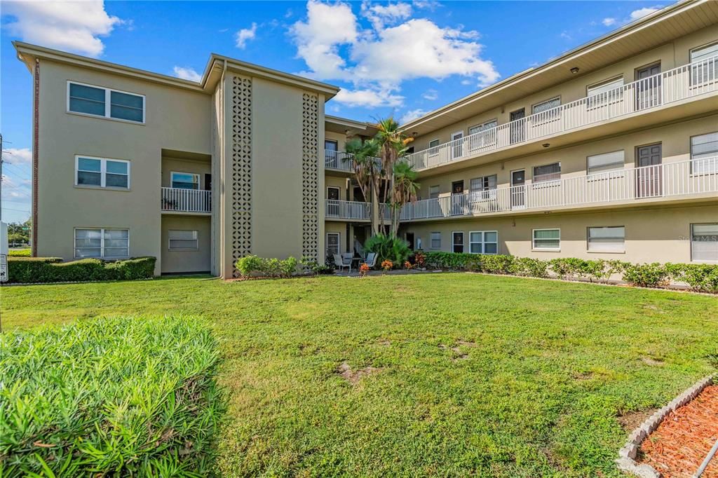 На продажу: $130,000 (2 спален, 1 ванн, 1135 Квадратных фут)