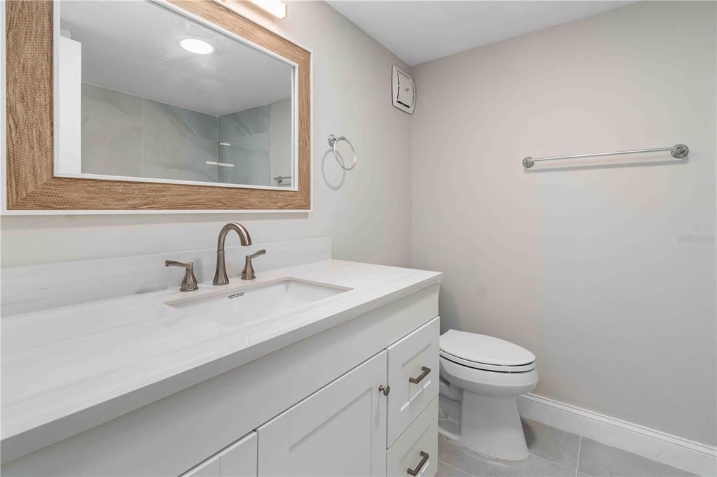 На продажу: $130,000 (2 спален, 1 ванн, 1135 Квадратных фут)