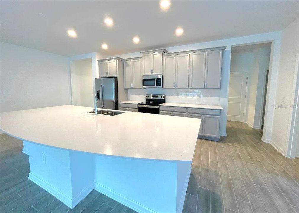 En Venta: $519,000 (4 camas, 3 baños, 2894 Pies cuadrados)