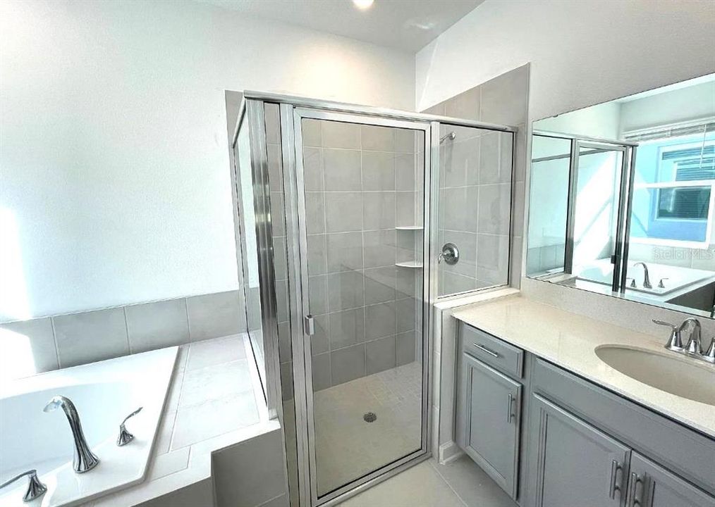 En Venta: $519,000 (4 camas, 3 baños, 2894 Pies cuadrados)