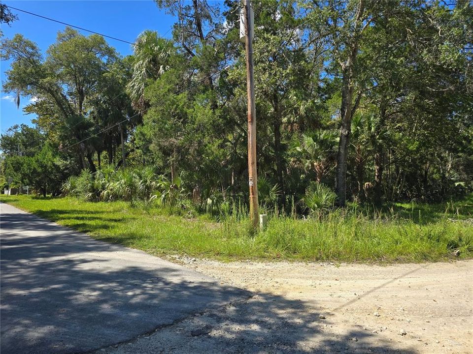 На продажу: $59,000 (0.67 acres)