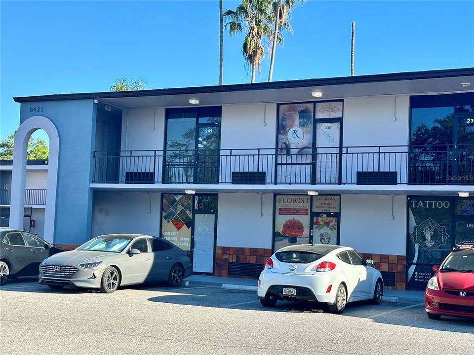 For Sale: $84,900 (1 beds, 1 baths, 351 Square Feet)