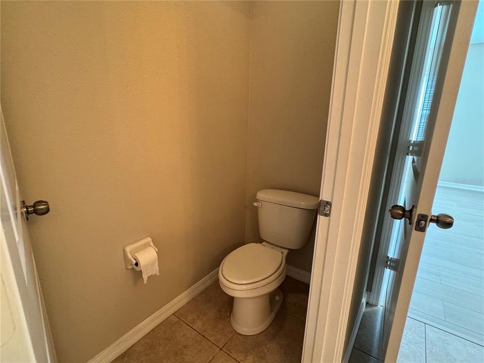 На продажу: $409,800 (5 спален, 2 ванн, 2892 Квадратных фут)