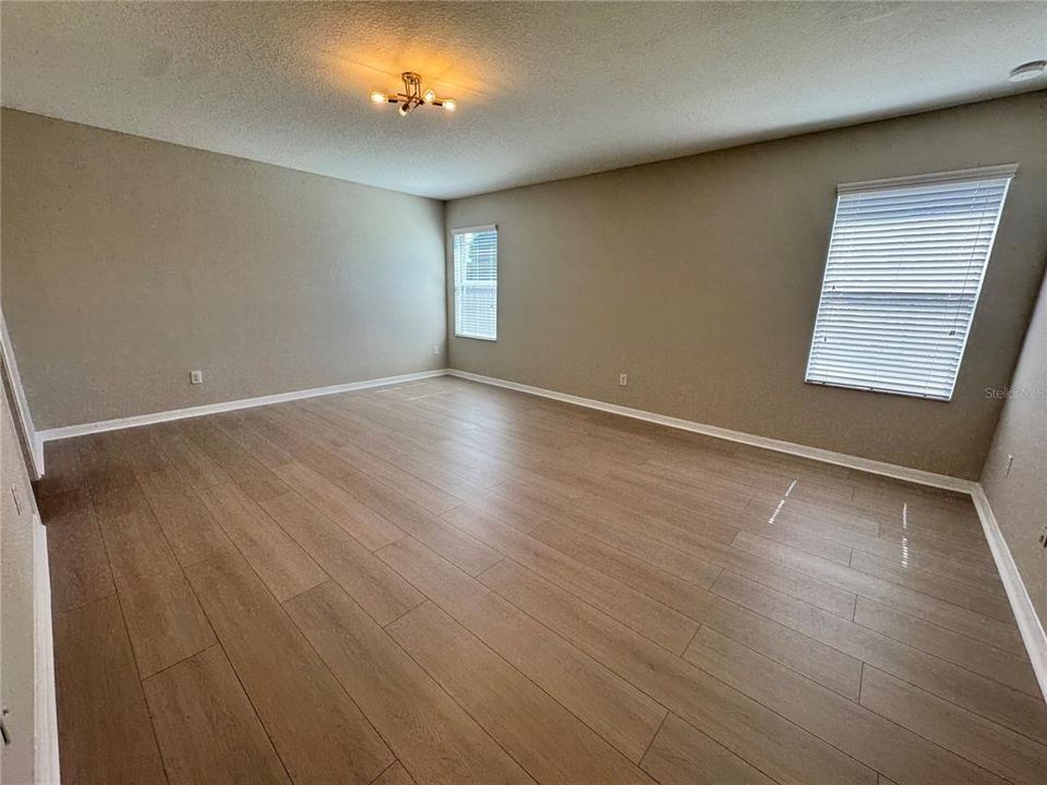 На продажу: $409,800 (5 спален, 2 ванн, 2892 Квадратных фут)