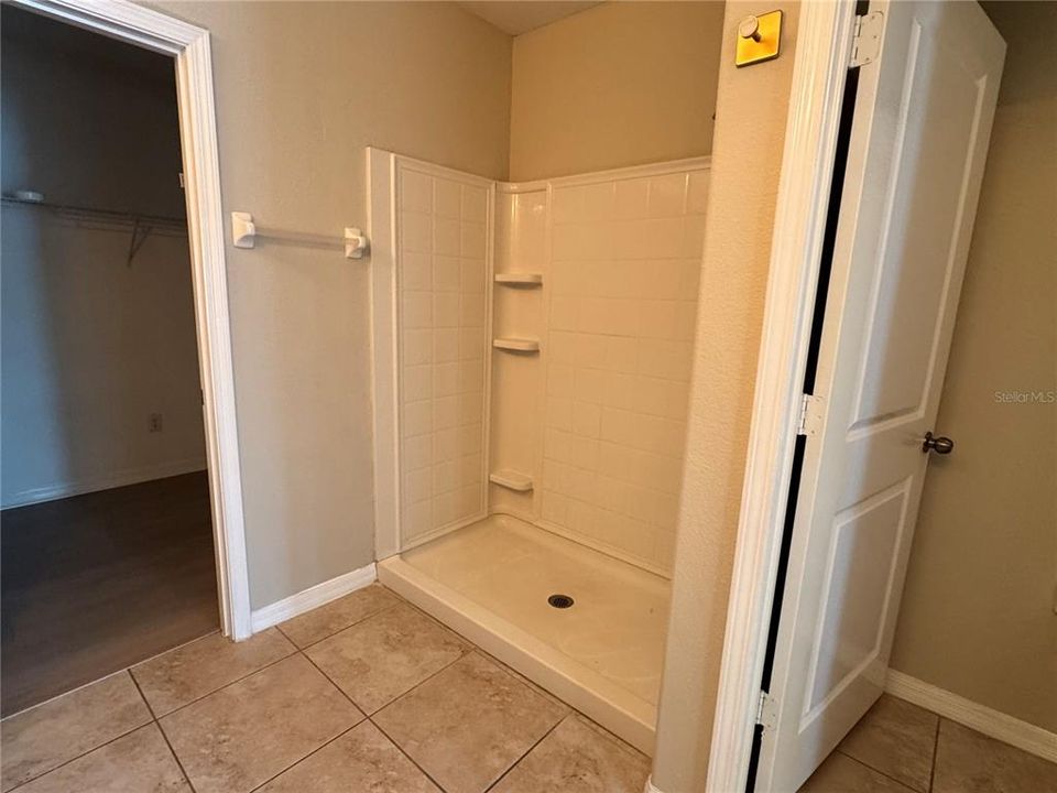 На продажу: $409,800 (5 спален, 2 ванн, 2892 Квадратных фут)