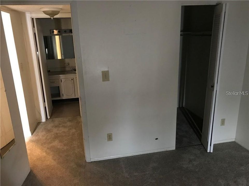 For Sale: $95,000 (1 beds, 1 baths, 1078 Square Feet)