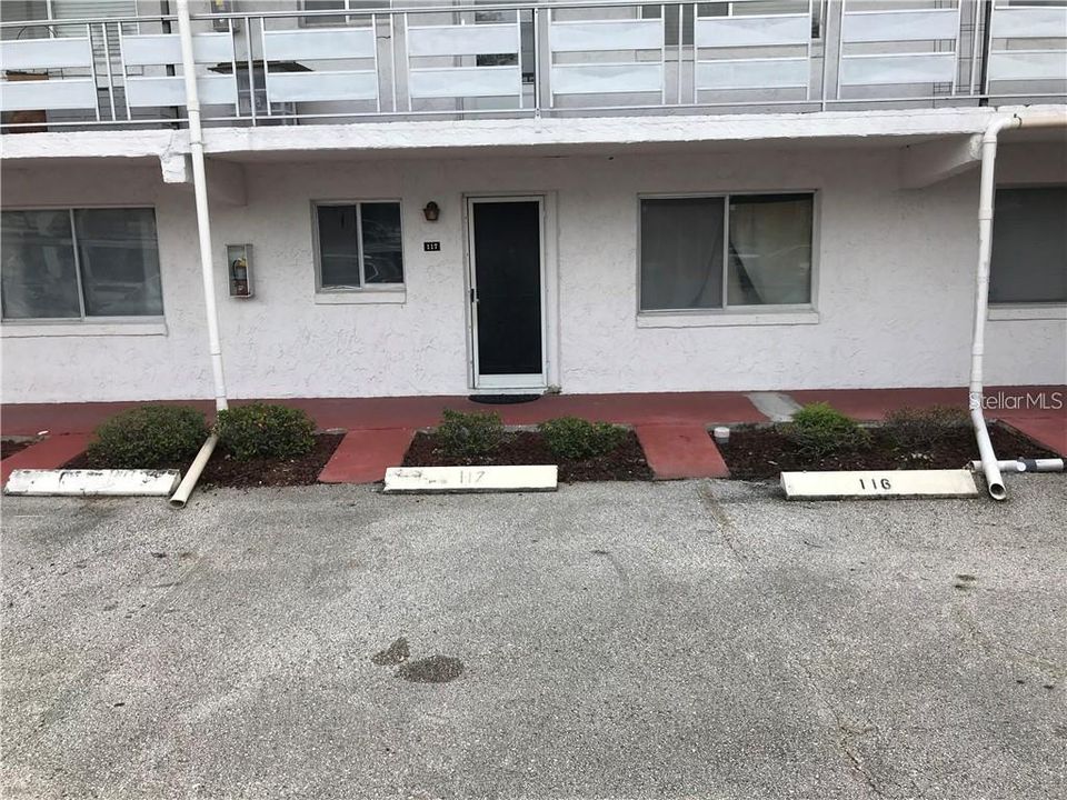 For Sale: $95,000 (1 beds, 1 baths, 1078 Square Feet)