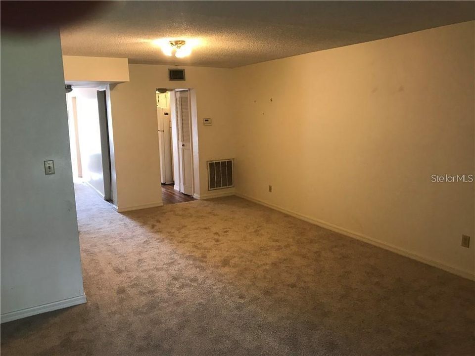 For Sale: $95,000 (1 beds, 1 baths, 1078 Square Feet)