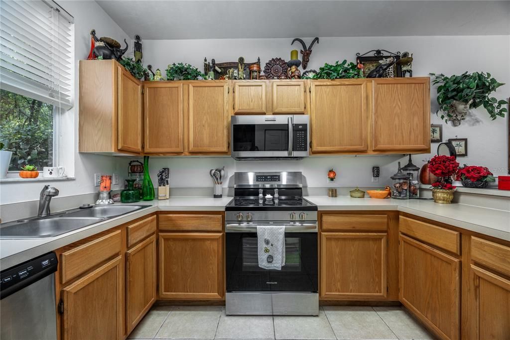 Под контрактом: $170,000 (2 спален, 2 ванн, 1172 Квадратных фут)