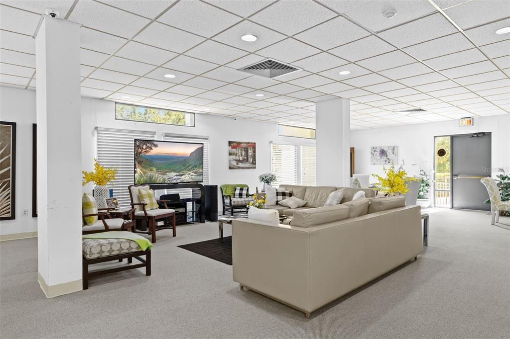 Active With Contract: $225,000 (2 beds, 2 baths, 1310 Square Feet)