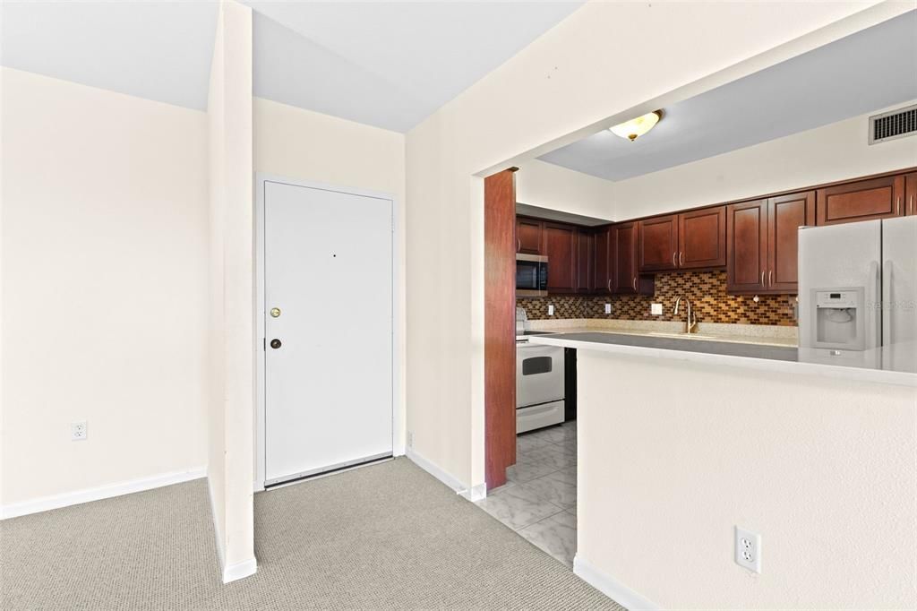 Active With Contract: $225,000 (2 beds, 2 baths, 1310 Square Feet)
