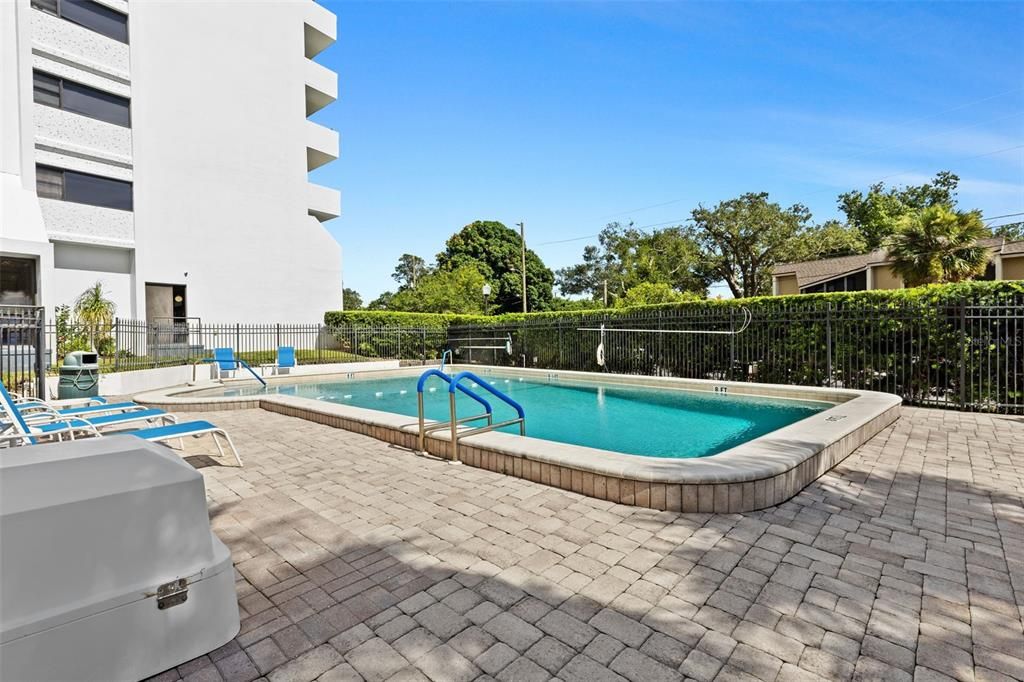 Active With Contract: $225,000 (2 beds, 2 baths, 1310 Square Feet)