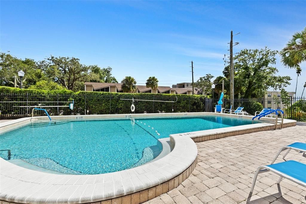 Active With Contract: $225,000 (2 beds, 2 baths, 1310 Square Feet)