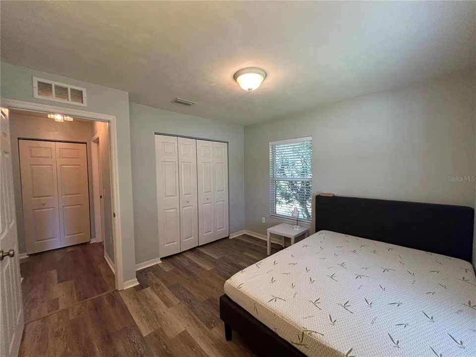 Active With Contract: $1,800 (3 beds, 2 baths, 1242 Square Feet)